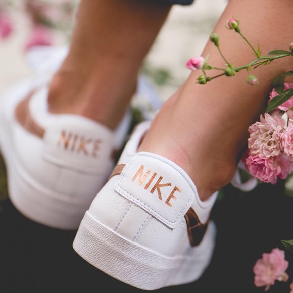 NWT Nike blazer low rose gold swoosh - Picture 4 of 7